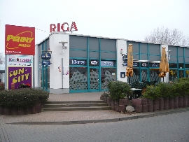 In der Riga Passage gelegen findet Ihr das Lokal Null Acht 15.